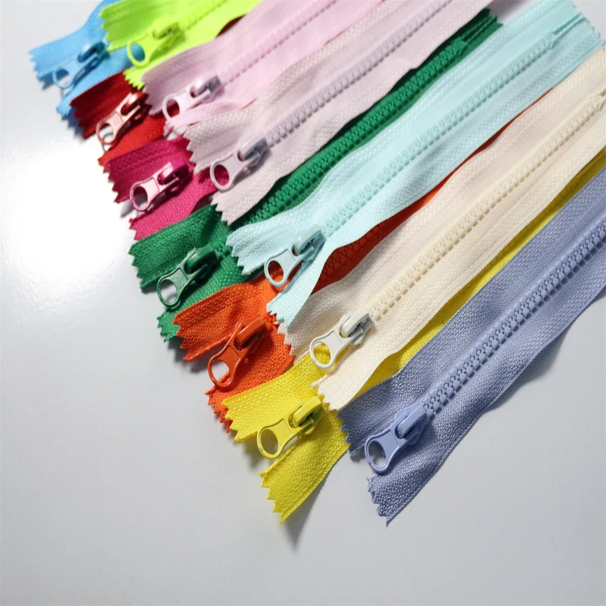 (10PCS)5# resin closed tail 40 - Home Textiles Manufacturer review and price