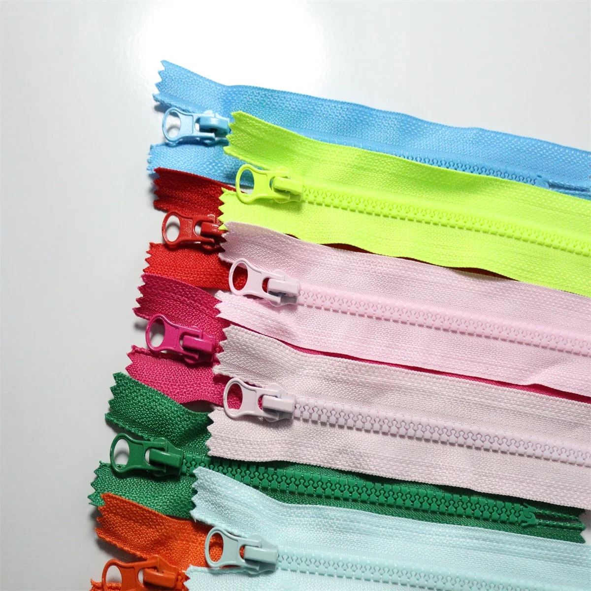 (10PCS)5# resin closed tail 40 - Home Textiles Manufacturer review and price
